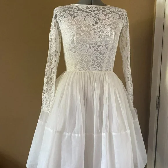 Vintage 1950's Short White/Ivory Wedding Dress Size 4 - Picture 1 of 4